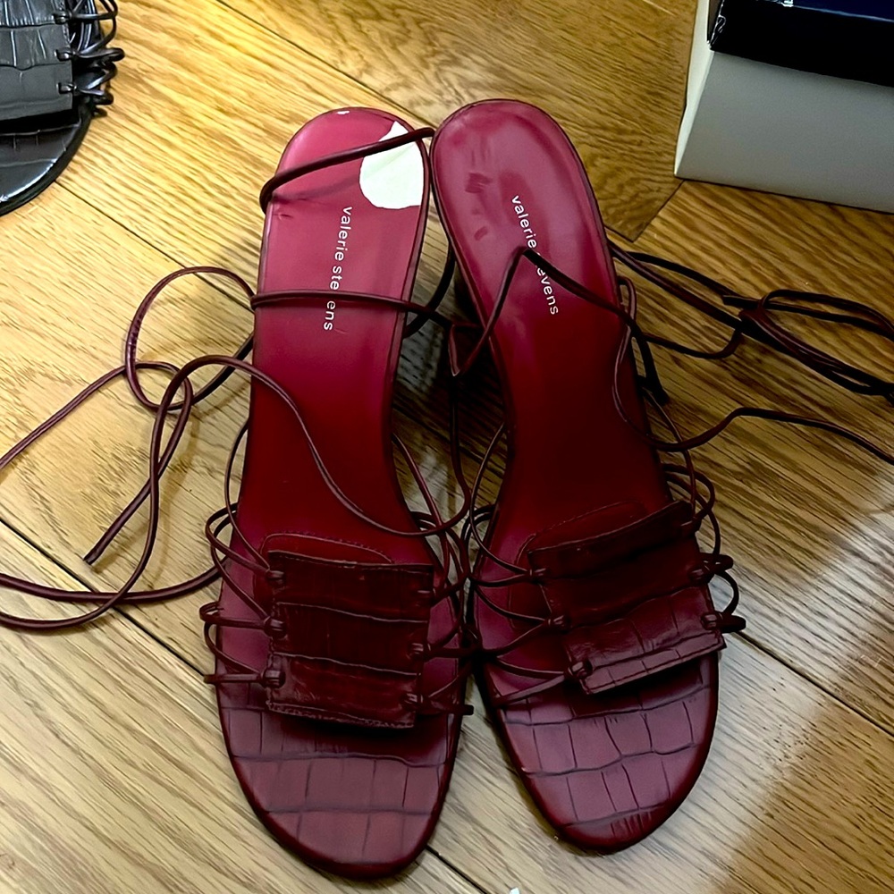 new valerie stevens leather strapy heels